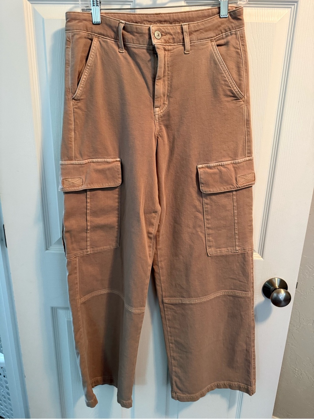 American eagle khaki cargos